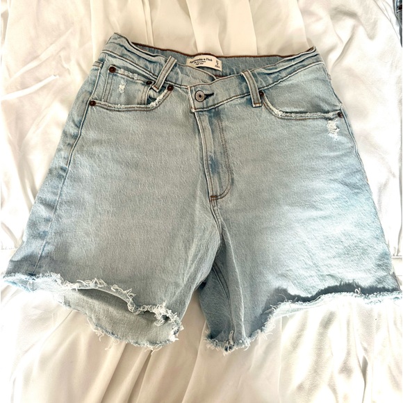 Abercrombie & Fitch Pants - High Rise Dad Short